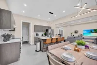 22min drive to Niagara. Sleeps 10. 1GB. 5 Bd/4 Bth