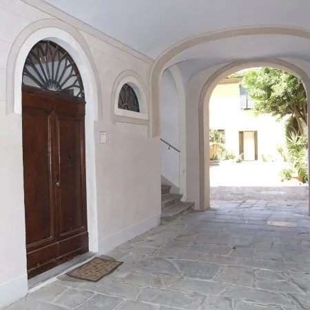 Apartment at only 4 min walk from the leaning Tower, with car parking