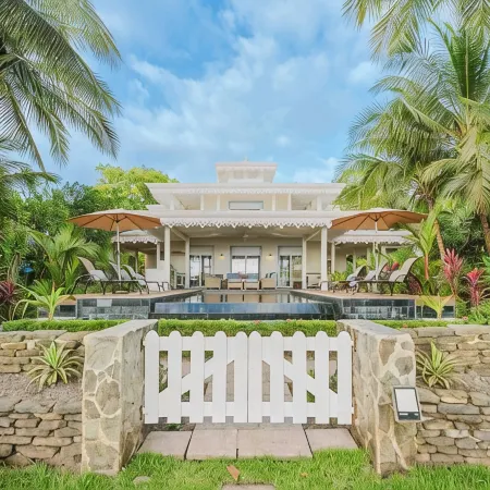 Beachfront Coastal Dream Villa!