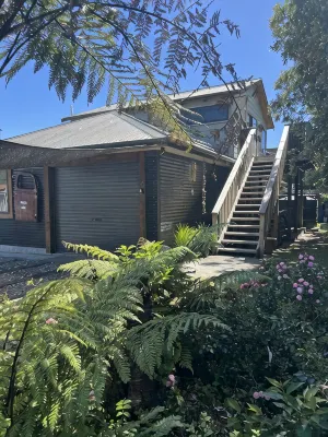 Cosy, comfortable Loft with free wi-fi set in a great location of the West Coast - Apartments
