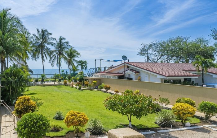 Beachfront Villa Elysian Sol Suite Sleeps 3
