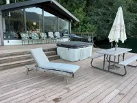 Cozy Cabin on Lake Sutherland with hot tub, huge dock and kayaks! - 샬레 호텔