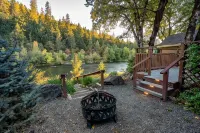Romantic & private cabin on Rogue River, 1 hr from Crater Lake - Alphydda