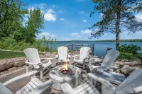 Beautiful Sunrise Views of Hall Lake! - Wifi