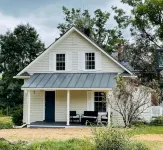 Cozy Country Getaway in the Heart of Upperville - 부티크