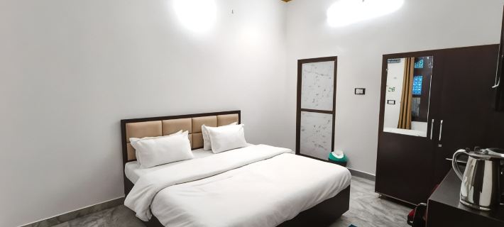Shri Narayanam Guest House and Home Stay Ξενοδοχεία στην πόλη Faizabad