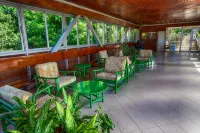 Modern Sea View Renovated Studio Hip Strip - 2 звезды
