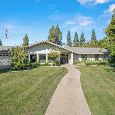 Fresno House - Pool + Arcade Games , Family Friendly!