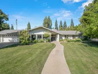 Fresno House - Pool + Arcade Games , Family Friendly!