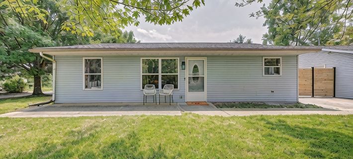 Spacious 3Bd Home~10Min IU Baseball~2 K Beds~Huge Kitchen~Fire Pit+Ping Pong Ξενοδοχεία στην πόλη Bloomington