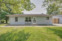 Spacious 3Bd Home~10Min IU Baseball~2 K Beds~Huge Kitchen~Fire Pit+Ping Pong