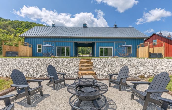 New Barndo/ATV Trailer Park/Outdoor Shower/HotTub