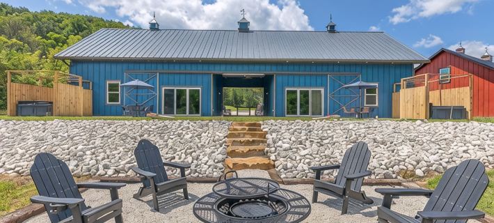 New Barndo/ATV Trailer Park/Outdoor Shower/HotTub Hotels in Powell County