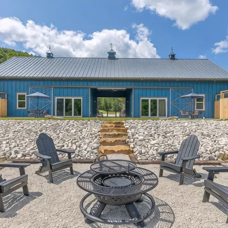 New Barndo/ATV Trailer Park/Outdoor Shower/HotTub