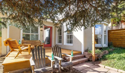 Charming Home in Prime Downtown Location. - Bungalows
