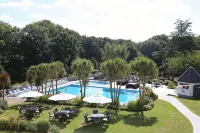 Westhill Country Hotel - Pools