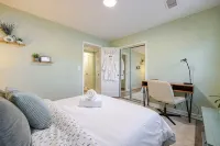 Cozy One-Bed Apartment in Heart of Herndon