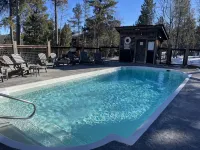 Rustic 4 bedroom cabin at Gilded Mountain, wifi, pool access, paved roads - Chalets