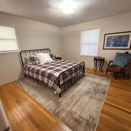 Central 3-bedroom house in Redding with Pool & Vintage Bar Room