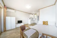 Geoje Island New Happy Pension (Mongdol Beach) - เพนชั่น