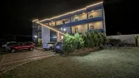 Hotel The Cult - parking