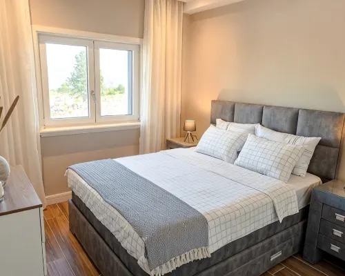 Lustica Centrale Contemporary One Bedroom Apartment Hotel a Cartolle