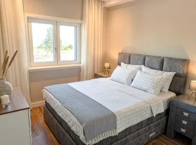 Lustica Centrale Contemporary One Bedroom Apartment Hotels in 