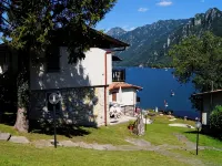 Directly on the lake with panoramic views Hotels in Idro