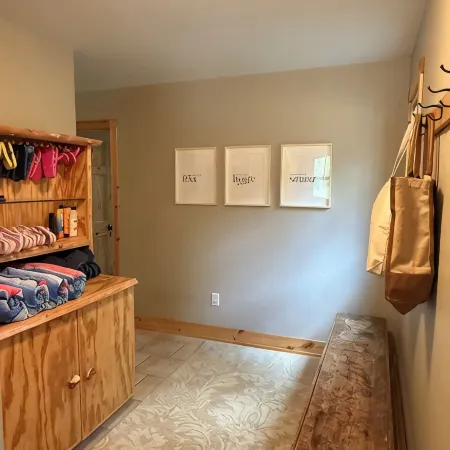 Peaceful Lakefront Cabin w/ Sauna & Loft-pet friendly