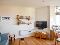 3 Coram Tower - Apartments