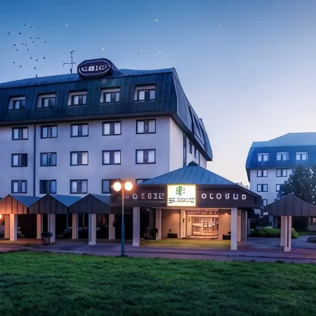 Hotel Globus Отели рядом с достопримечательностью «Прага 11»