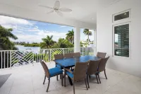 Bayfront Luxury – 5Br, Heated Saltwater Pool, Spa, Gulf Access & Walk to Beach