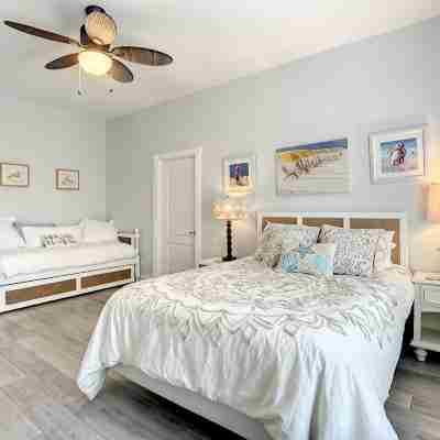 •Oceanfront Condo •3Br 3BA •Heated Pool • Easy Walk to Flagler Ave Rooms