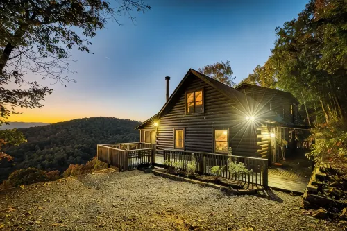 Best Sunset Views in Blue Ridge w/ Paved Roads and Outdoor Deck Addition - Alppimaja