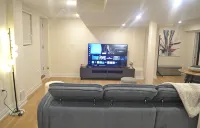 Modern 2-Bed Basement Retreat! - Bungalows