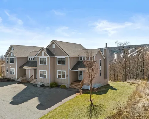 Mountain Escape Next to Camelback Resort! Ideal for Families and Big Groups Hotels in Pocono