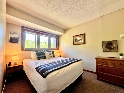 Newly Remodeled Elite End Unit~1 Bedroom+Loft~Ski-InSki-Out~Pools~View