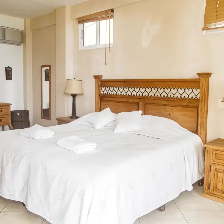 Spectacular Beach View---Quiet and Relaxing--Large Private Beach!!!!