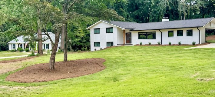 UPTOWN GIRL: FALL IN LOVE! Designer Decorated, New Renovations, Perfect Location Hotels in Troup County