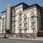 Monarch Hotel - breakfast