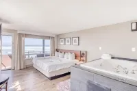 Beachfront Manor Hotel - 2-Star