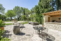 Domaine de Rhodes - 5 Chambres et 7 Locations de Vacances - Bed and breakfasts