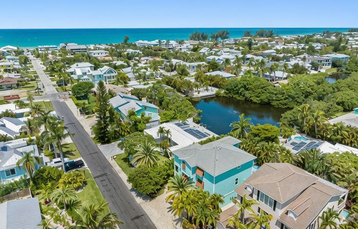 Big Luxury 6 bdrm, Pool, Spa, Bikes, Kayak, Reviews, Beach!