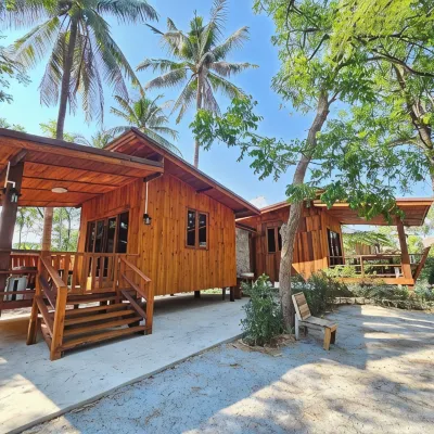 Punnattha House by Peema Villa Hotels near Wat Khao Tham Thiam