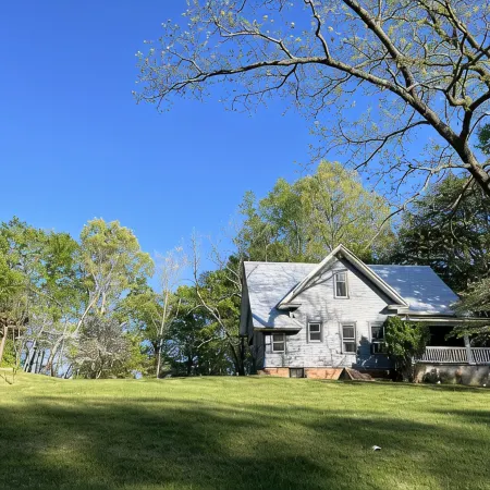 Historic charm in downtown Tryon; 18 Minutes from Tryon Intl Equestrian Center