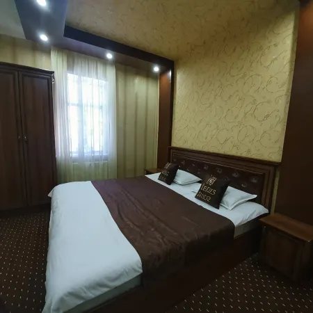Status House
