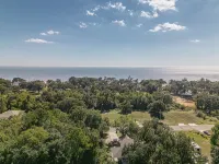 Cozy Cottage Near Beach Sleeps 9 - Country Houses