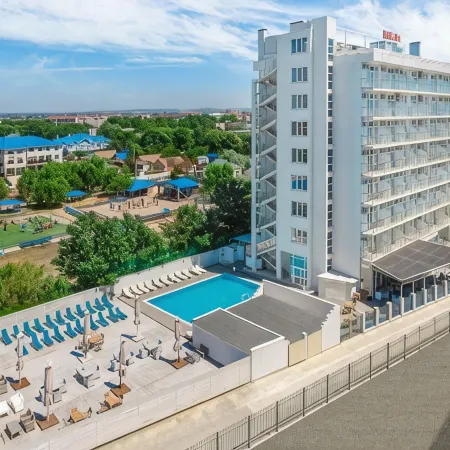 Del Mar Inn (Дель Мар Инн)