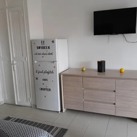 Diamond Beachfront Studio