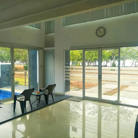 Villa Kaca